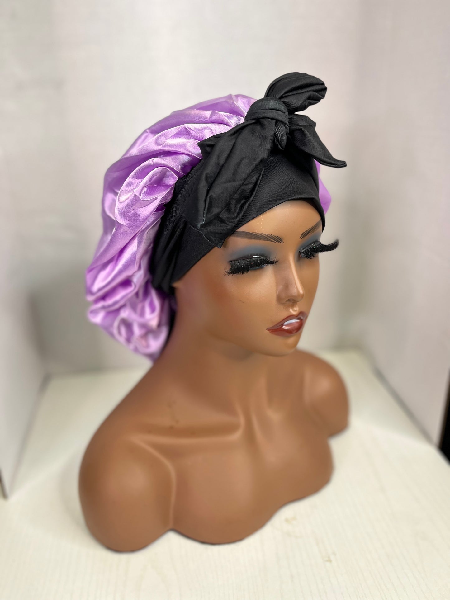 Short silk bonnet